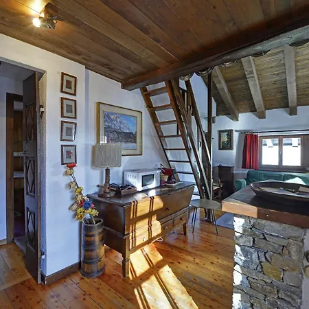 A Due Passi Da Courmayuer Apartment