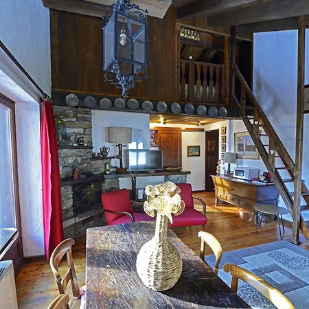 A Due Passi Da Courmayuer Apartment *